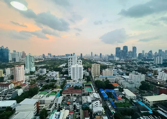 아파트 Affordable Serviced In Nana Omni Tower - Prime Sukhumvit Location 방콕