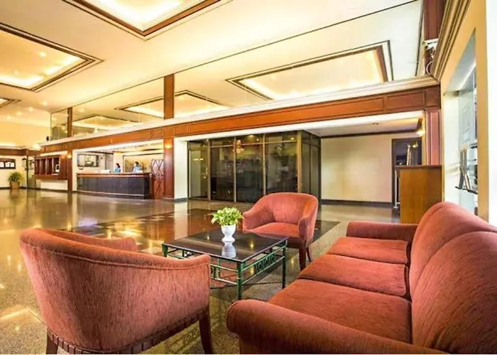 Affordable Serviced In Nana Omni Tower - Prime Sukhumvit Location 아파트 방콕