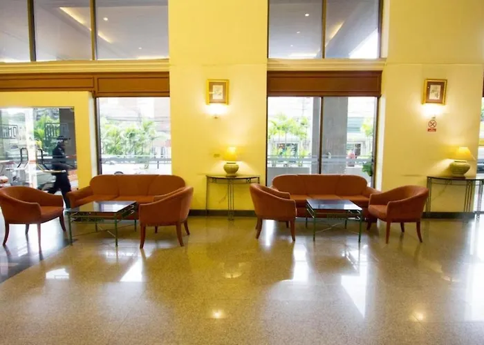 아파트 Affordable Serviced In Nana Omni Tower - Prime Sukhumvit Location *