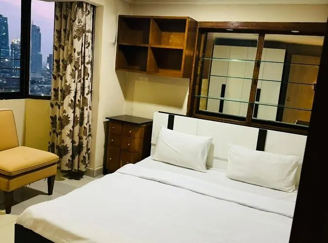 Affordable Serviced In Nana Omni Tower - Prime Sukhumvit Location *
