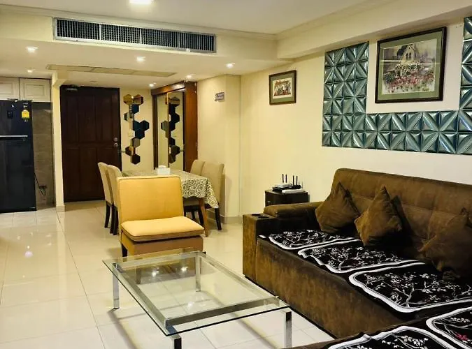 Affordable Serviced In Nana Omni Tower - Prime Sukhumvit Location