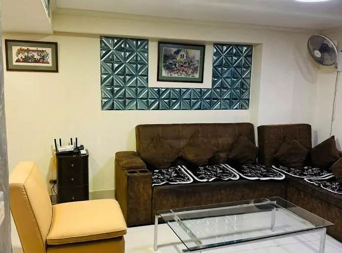 아파트 Affordable Serviced In Nana Omni Tower - Prime Sukhumvit Location