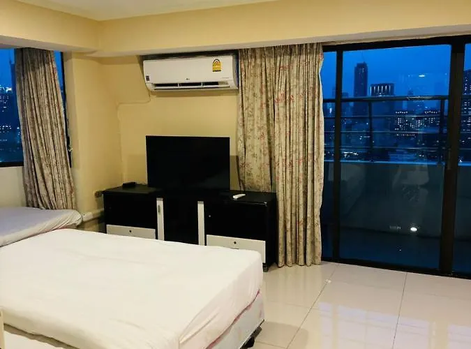 Affordable Serviced In Nana Omni Tower - Prime Sukhumvit Location