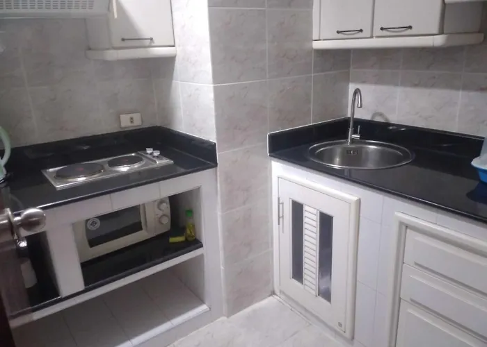아파트 Affordable Serviced In Nana Omni Tower - Prime Sukhumvit Location