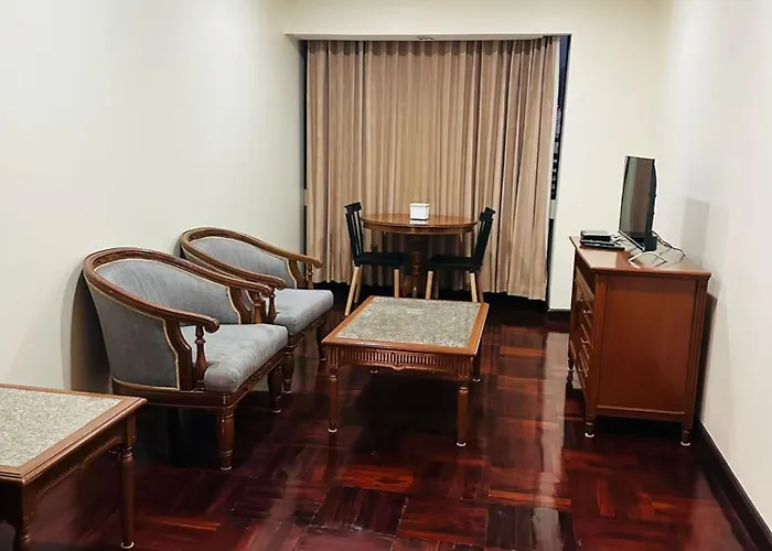 아파트 Affordable Serviced In Nana Omni Tower - Prime Sukhumvit Location 방콕