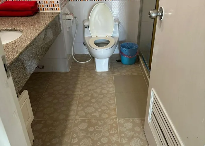아파트 Affordable Serviced In Nana Omni Tower - Prime Sukhumvit Location *