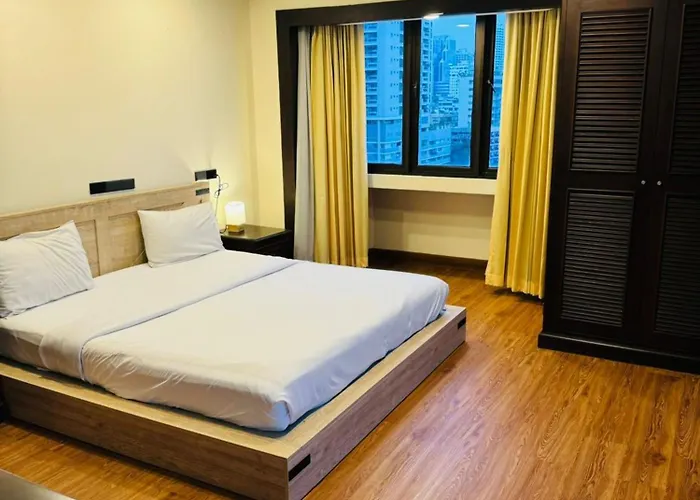Affordable Serviced In Nana Omni Tower - Prime Sukhumvit Location * 방콕