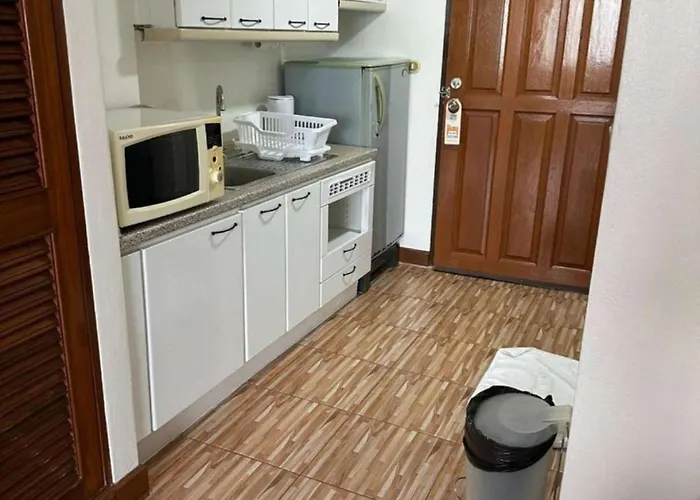 Affordable Serviced In Nana Omni Tower - Prime Sukhumvit Location 방콕