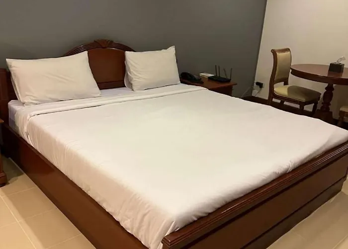 아파트 Affordable Serviced In Nana Omni Tower - Prime Sukhumvit Location