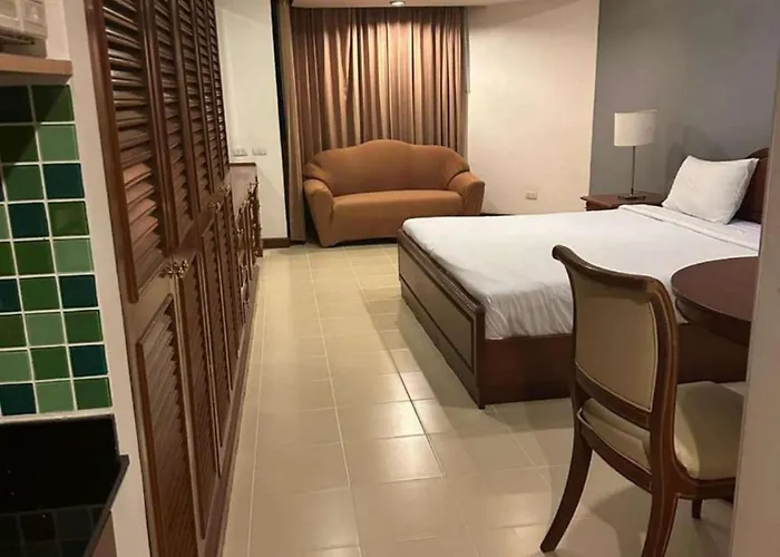 Affordable Serviced In Nana Omni Tower - Prime Sukhumvit Location * 방콕