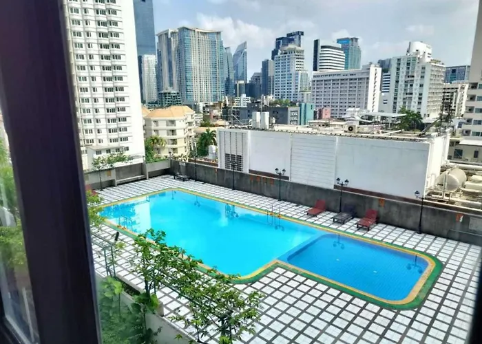 아파트 Affordable Serviced In Nana Omni Tower - Prime Sukhumvit Location *