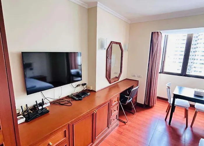 Affordable Serviced In Nana Omni Tower - Prime Sukhumvit Location 아파트