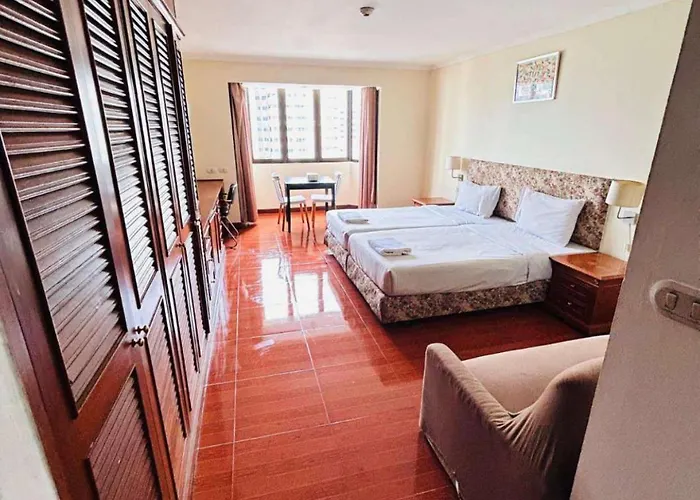 아파트 Affordable Serviced In Nana Omni Tower - Prime Sukhumvit Location *