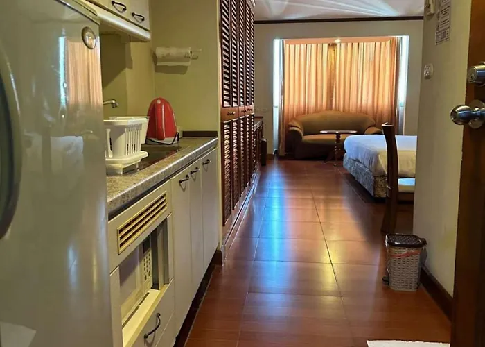 아파트 Affordable Serviced In Nana Omni Tower - Prime Sukhumvit Location *