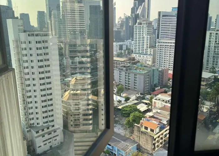 Affordable Serviced In Nana Omni Tower - Prime Sukhumvit Location * 방콕