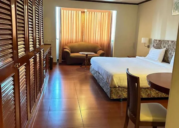 Affordable Serviced In Nana Omni Tower - Prime Sukhumvit Location 아파트 방콕