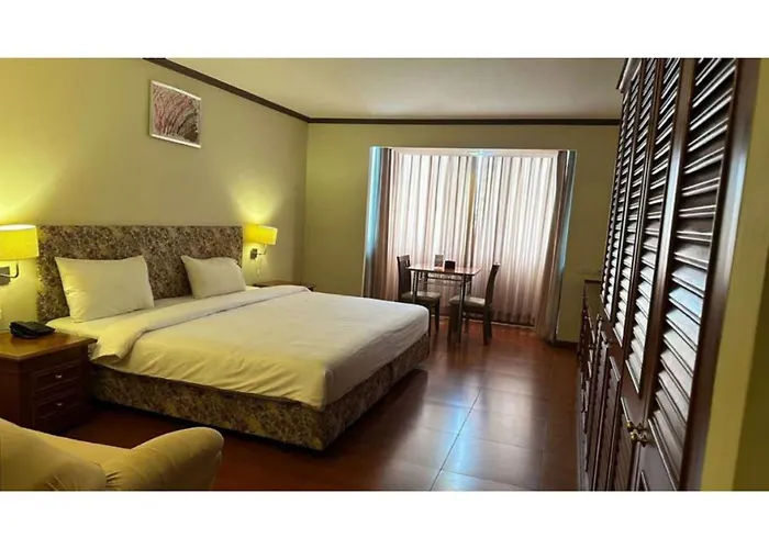 Affordable Serviced In Nana Omni Tower - Prime Sukhumvit Location 아파트 방콕